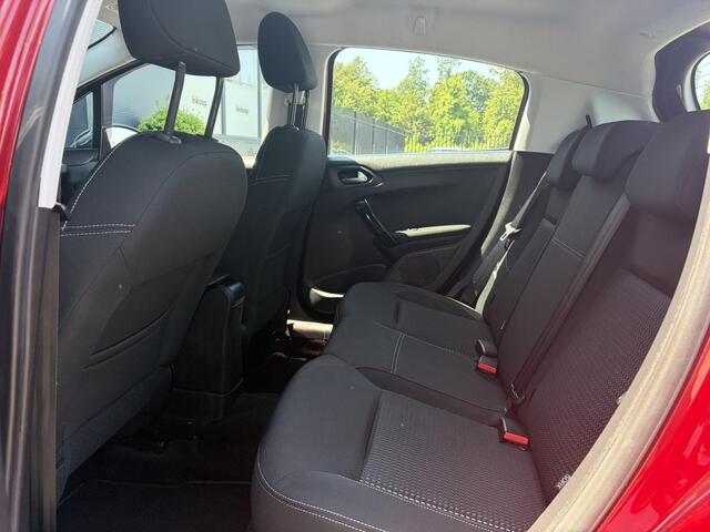 Peugeot 208 1.2 PureTech Allure 1e Eigenaar,D-riem vv in 2023,Afn.Trekhaak,Dealer Onderhouden,Carplay,Navi,Clima,Cruise,Lm velgen,110pk,N.A.P,Pdc,Nieuwe Apk bij Aflevering