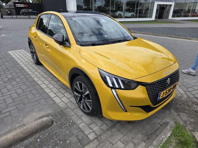 Peugeot 208 1.2 PureTech GT-Line | Trekhaak | Apple Carplay & Android Auto | Panoramadak |