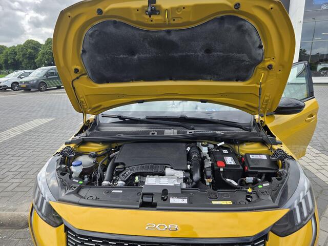 Peugeot 208 1.2 PureTech GT-Line | Trekhaak | Apple Carplay & Android Auto | Panoramadak |