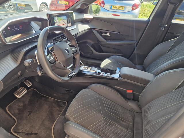 Peugeot 208 1.2 Hybrid 145 e-DCS6 GT | Massagestoel | Alcantara | Achteruitrijcamera | Apple Carplay/Android Auto | Stoelverwarming