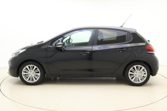 Peugeot 208 1.2 PureTech Active 82pk | Navigatie | Airco | Cruise Control | Lichtmetalen Velgen | Trekhaak | Parkeersensoren Achter