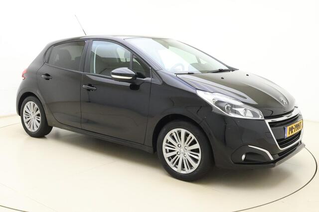 Peugeot 208 1.2 PureTech Active 82pk | Navigatie | Airco | Cruise Control | Lichtmetalen Velgen | Trekhaak | Parkeersensoren Achter