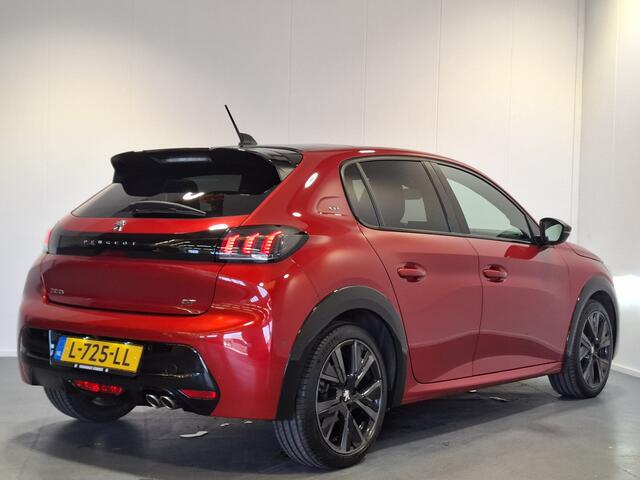 Peugeot 208 1.2 PureTech GT Pack | Navigatie/Android/Apple Carplay | LM Velgen 17" | Panoramadak | Afneembare Trekhaak | Voorstoelen Verwarmd + Massagefunctie | Achteruitrijcamera | Cruise Control Adaptief | Airco |