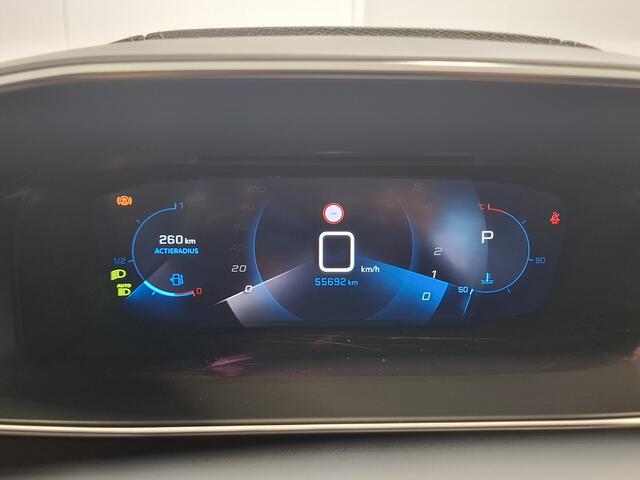 Peugeot 208 1.2 PureTech GT Pack | Navigatie/Android/Apple Carplay | LM Velgen 17" | Panoramadak | Afneembare Trekhaak | Voorstoelen Verwarmd + Massagefunctie | Achteruitrijcamera | Cruise Control Adaptief | Airco |