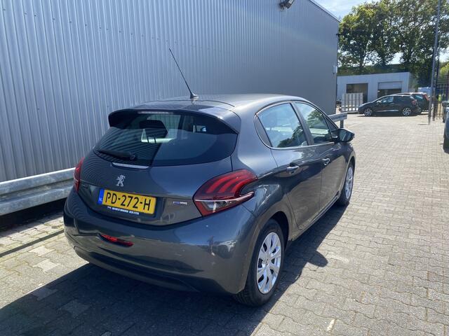 Peugeot 208 1.2 PureTech Active 140Dkm.NAP, A/C, Navi, CarPlay, CC, nw. APK - Inruil Mogelijk -