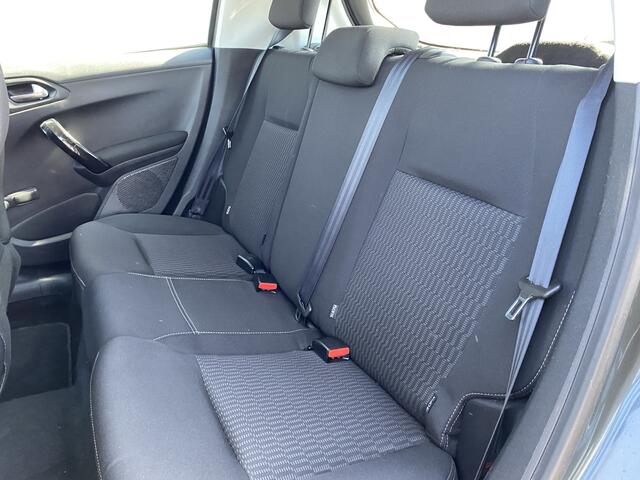 Peugeot 208 1.2 PureTech Active 140Dkm.NAP, A/C, Navi, CarPlay, CC, nw. APK - Inruil Mogelijk -