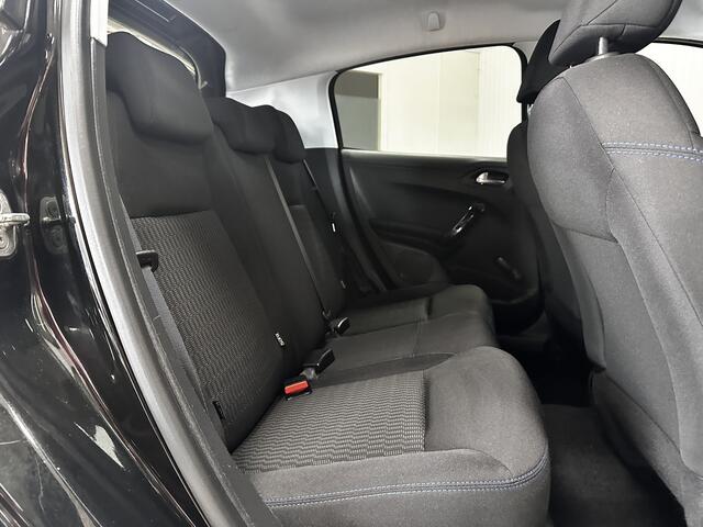 Peugeot 208 1.2 PureTech Signature/ D-Riem verv: 71.000 KM!/ Apple + Android/ Navi/ Airco/ Cruise/ DAB+/ Elek. pakket/ Isofix/ Bluetooth/ Armsteun/ Multi. LEDER. Stuur/ Mistl./ PDC/ LED Dagrijverl.