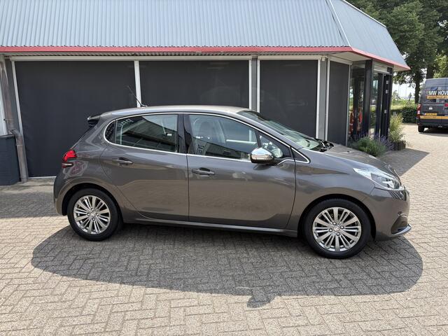 Peugeot 208 1.2 PureTech Blue Lease Allure