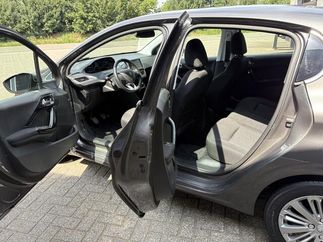 Peugeot 208 1.2 PureTech Blue Lease Allure