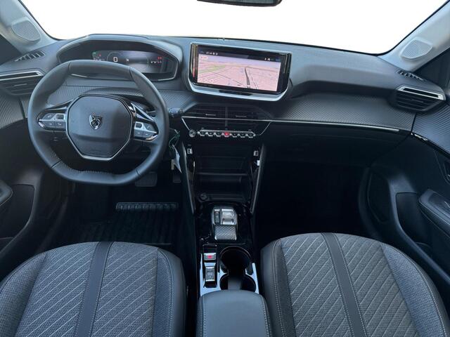 Peugeot 208 1.2 Hybrid 110 e-DCS6 Allure | NAVIGATIE | CARPLAY | 360 VISION PACK | DODEHOEKBEW.