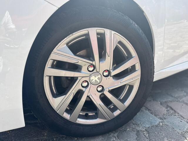 Peugeot 208 1.2 PureTech Blue Lease Active,lmv,pdc,