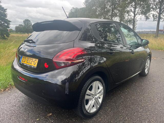 Peugeot 208 1.2 PureTech Signature