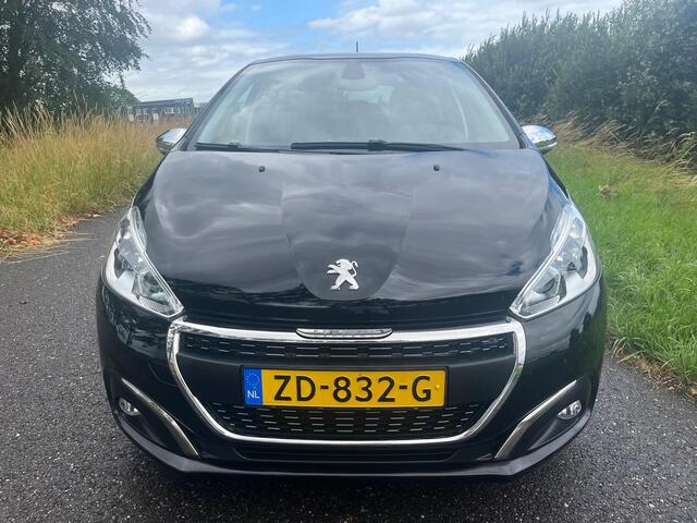 Peugeot 208 1.2 PureTech Signature