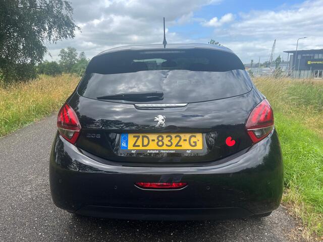 Peugeot 208 1.2 PureTech Signature