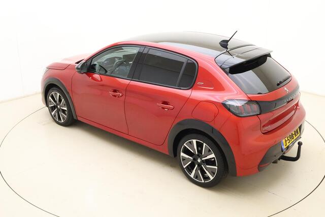 Peugeot 208 1.2 PureTech GT-Line | 100PK | Trekhaak | Achteruitrijcamera | Cruise control | Airco | Climate control | Interieurverlichting | Navigatie | Sportstuurwiel | DAB+