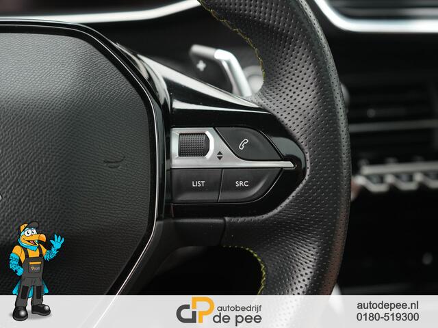 Peugeot 208 1.2 PureTech GT-Line GARANTIE/AUTOMAAT/CARPLAY/PAN.DAK/DAB+/PDC V+A/CAMERA/TREKHAAK/LICHTMETAAL rijklaarprijs!