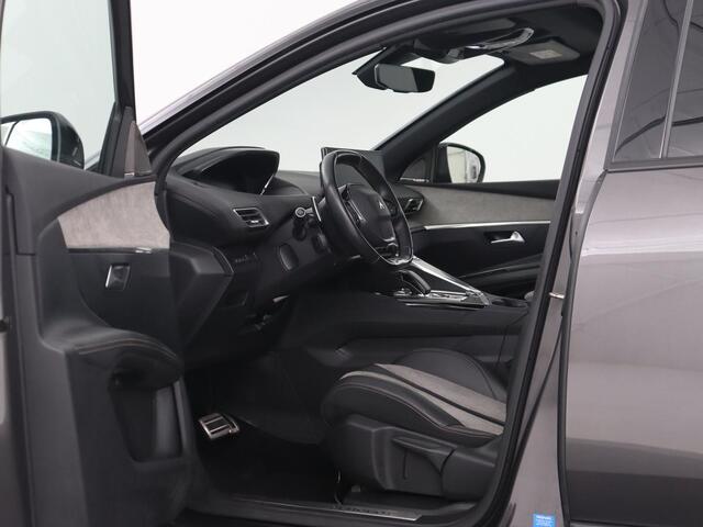 Peugeot 3008 1.6 HYbrid 225 GT | Panoramadak | Trekhaak | Stoelverwarming | Adaptive cruise | Camera | Leder/Alcantara | Focal Sound | Navigatie | Keyless | Full LED | PHEV | Plug In