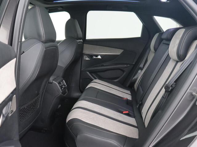 Peugeot 3008 1.6 HYbrid 225 GT | Panoramadak | Trekhaak | Stoelverwarming | Adaptive cruise | Camera | Leder/Alcantara | Focal Sound | Navigatie | Keyless | Full LED | PHEV | Plug In