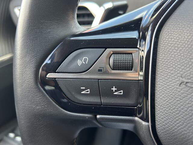 Peugeot 3008 1.6 HYbrid 225 Allure Pack Business // NAVI + CARPLAY // PDC V+A // CAMERA // LED // CLIMA // HALF-LEDER