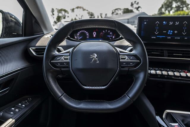 Peugeot 3008 1.2 PureTech Allure | Camera | Trekhaak | LED