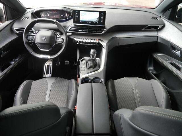 Peugeot 3008 1.2 PureTech GT | Trekhaak | Stoelverwarming | Lichtmetalen velgen | Climate control | Cruise control | Dodehoekdetectie | Achteruitrijcamera | Keyless entry & start