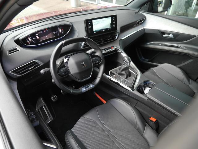 Peugeot 3008 1.2 PureTech GT | Trekhaak | Stoelverwarming | Lichtmetalen velgen | Climate control | Cruise control | Dodehoekdetectie | Achteruitrijcamera | Keyless entry & start