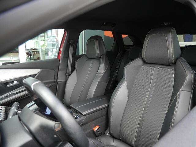 Peugeot 3008 1.2 PureTech GT | Trekhaak | Stoelverwarming | Lichtmetalen velgen | Climate control | Cruise control | Dodehoekdetectie | Achteruitrijcamera | Keyless entry & start