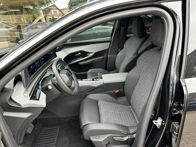 Peugeot 3008 1.2 Hybrid Automaat 145pk Allure | 2025 Demonstratieauto | Trekhaak Afneembaar 1200 KG | Navigatie via Telefoon | Keyless Entry | AGR Stoel met Stoelverwarming | Camera | Climate Control | LED Verlichting | Cruise Control | Parkeersensoren | 19" Lichtmeta