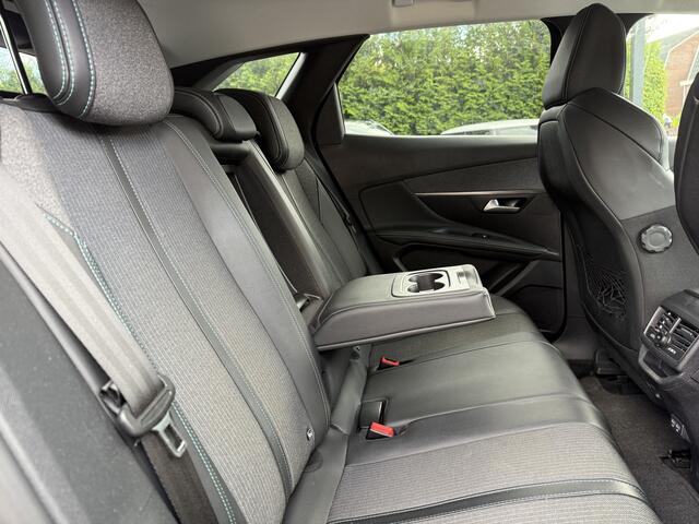 Peugeot 3008 130pk PT Premium Aut., Camera | Trekhaak | Facelift