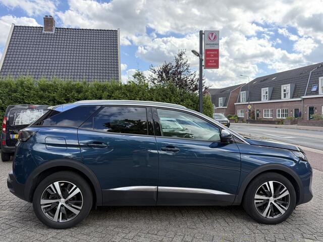 Peugeot 3008 130pk PT Premium Aut., Camera | Trekhaak | Facelift