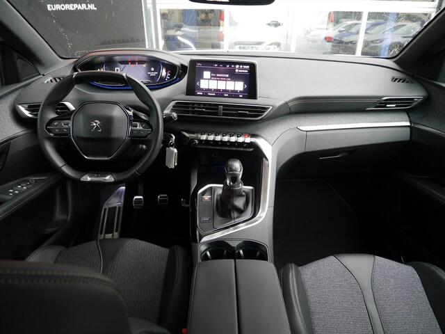 Peugeot 3008 GT-LINE 1.2 130PK | Stoelverwarming | 18 inch lichtmetalen velgen | Led verlichting | Parkeersensoren | Climate control | Cruise control | Draadloze telefoonlader | Navigatie