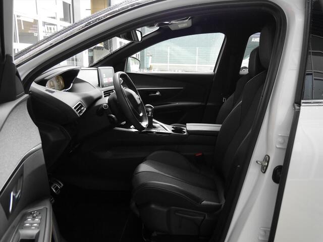 Peugeot 3008 GT-LINE 1.2 130PK | Stoelverwarming | 18 inch lichtmetalen velgen | Led verlichting | Parkeersensoren | Climate control | Cruise control | Draadloze telefoonlader | Navigatie