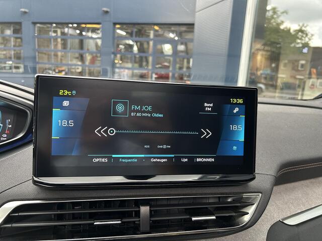 Peugeot 3008 1.6 HYbrid 225 GT | Slechts 15827 KM Gereden | Automaat | Panorama Schuif-/Kanteldak | Navigatie | Camera | Adaptieve Cruise Control | Hoge Zitpositie | Climate Control | LED Verlichting | Keyless Entry | Dode Hoek Detectie |