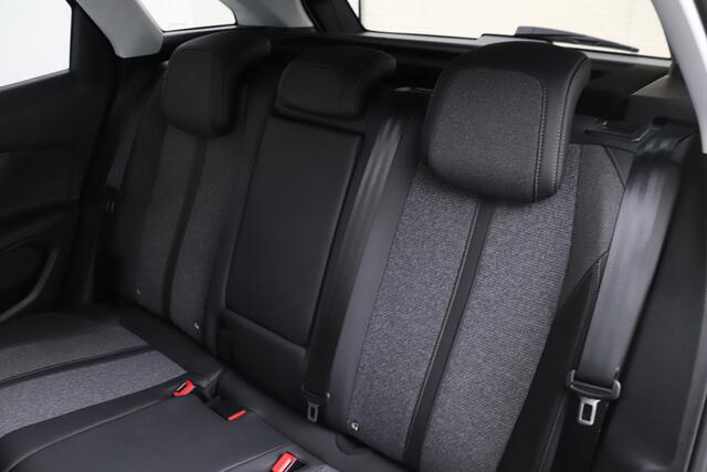 Peugeot 3008 1.2T 131 PK Aut. Premium Camera Half-Leder 19'LMV Carplay LED