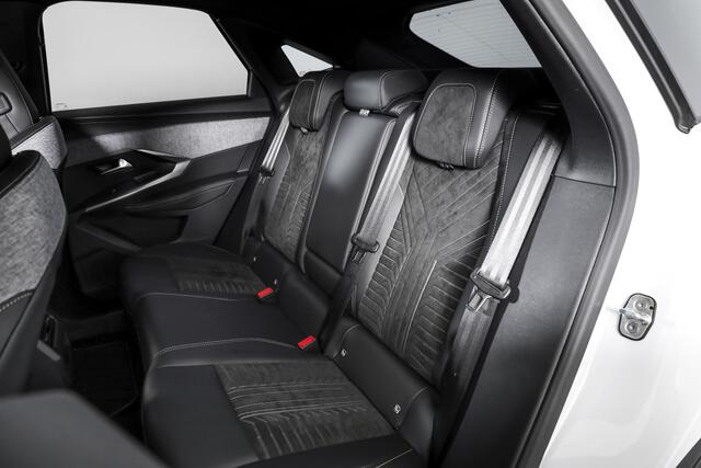 Peugeot 3008 1.2 Hybrid 145 GT | Dig. Cockpit | Adapt. Cruise | Stoel-+stuurverw. | PDC | Camera | NAV+App. Connect | ECC | 19" LM | Afn. Trekhaak | 0026