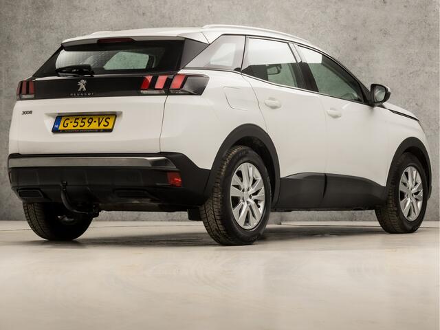 Peugeot 3008 1.2 PureTech Sport (APPLE CARPLAY, GROOT NAVI, LANE ASSIST, SPORTSTOELEN, PARKEERSENSOREN, TREKHAAK, NIEUWE APK, NIEUWSTAAT)