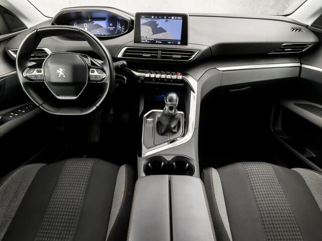 Peugeot 3008 1.2 PureTech Sport (APPLE CARPLAY, GROOT NAVI, LANE ASSIST, SPORTSTOELEN, PARKEERSENSOREN, TREKHAAK, NIEUWE APK, NIEUWSTAAT)
