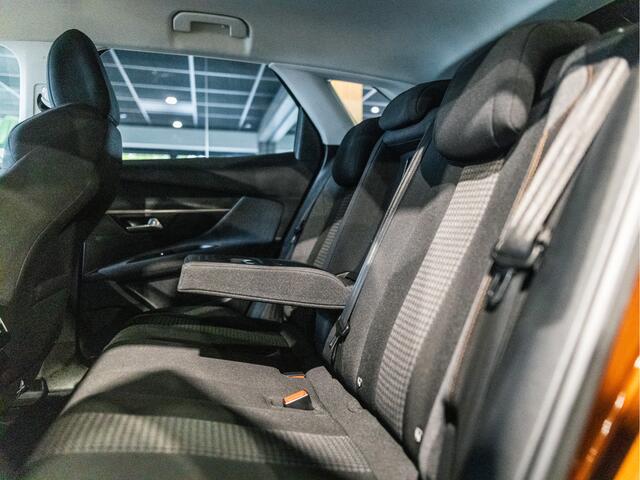 Peugeot 3008 1.2 130pk Blue Lease Executive Camera | Trekhaak | Carplay/Android | Navi