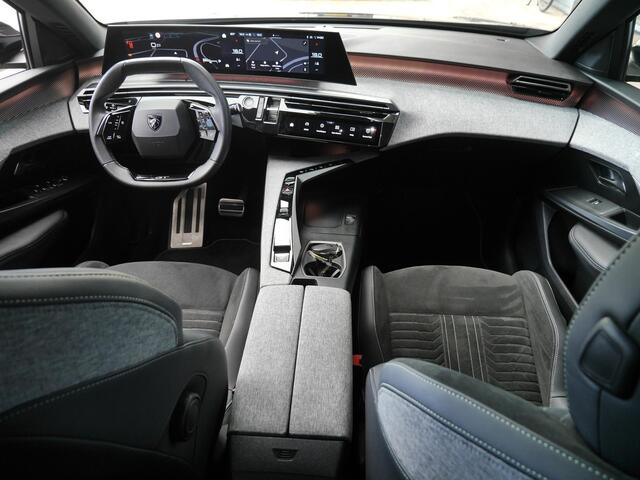 Peugeot 3008 1.2 Hybrid 136 GT | Stoel en stuurverwarming | Led | Navigatie | Achteruitrijcamera | Keyless entry en start | Parkeersensoren voor en achter | Climate control | Adaptive cruise control