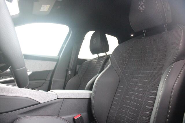 Peugeot 3008 1.2 Hybrid 145PK GT | ELEKTRISCH BEDIENBARE ACHTERKLEP | NAVIGATIE | DRAADLOZE APPLE CARPLAY/ANDROID AUTO | SFEER VERLICHTING | ACHTERUITRIJ CAMERA | PARKEERSENSOREN VOOR EN ACHTER | FULL LED KOPLAMPEN | KEYLESS ENTRY/START | ADAPTIVE CRUISE CONTROL | STO