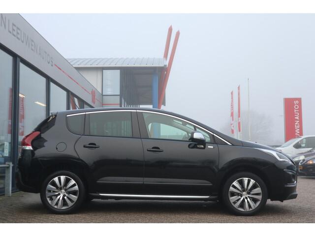 Peugeot 3008 1.2 PureTech Style | Navi | Trekhaak | Automatische Airco