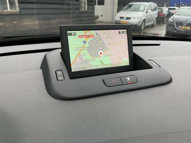 Peugeot 3008 1.2 PureTech Blue Lease Executive HUD / PAno / Half leer / Camera / Clima / Led