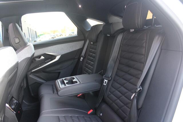 Peugeot 3008 e-3008 GT 325PK LAUNCH EDITION DUAL MOTOR 73KWH | PANORAMISCH SCHUIF / KANTELDAK | PREMIUM HIFI FOCAL | LEDEREN BEKLEDING NAPPA | ELEKTRISCH VERSTELBARE VOOR STOELEN, MET GEHEUGENFUNCTIE OP BESTUURDERSSTOEL | STOEL VERWARMING | STOEL MASAGE | STOEL VENTIL