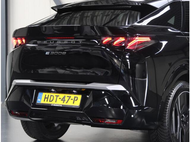Peugeot 3008 e-3008 GT Avantage 210PK 73 kWh | 1ste eigenaar | AUTOMAAT | AppleCarPlay/AndroidAuto | Adaptive Cruise Control | Stoel/Stuurverwarming | Trekhaak | Camera | Alcantara/Leer | Sfeerverlichting | Virt.Cockpit | Keyless | Isofix | Privacy Glass | Parkeersens