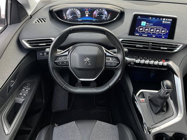 Peugeot 3008 PureTech 130 Allure | Navigatie | Trekhaak afneembaar |