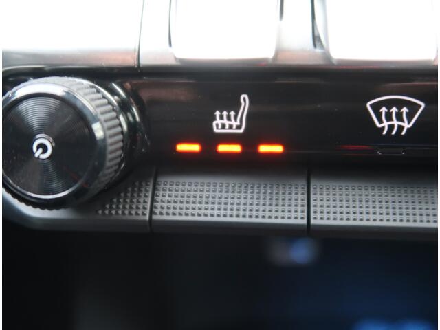 Peugeot 3008 130 Pk Benzine Chique NorWest Special Edition * Distributieriem 2024 Vervangen * * Alcantara Bekleding * Navigatie * Trekhaak * 2x Camera Voor en Achter *Stoelverwarming * DAB Radio * Apple Carplay & Android Auto voor Google Maps en Spotify * Vingerhoets;