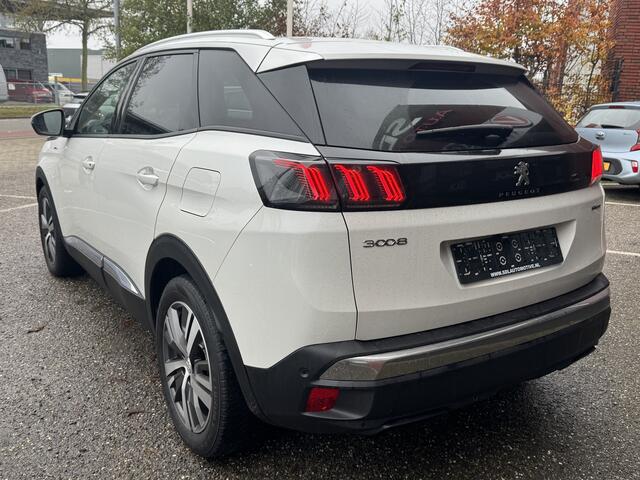 Peugeot 3008 1.6 HYbrid 225 Allure // ADAPTIVE CRUISE // CAMERA // NAVI // STOELVERWARMING // CLIMA //