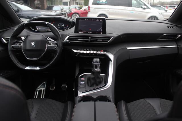 Peugeot 3008 1.2 PureTech GT Line Avantage / Trekhaak / Camera / Navigatie / 19'' / Half leder / CarPlay / Keyless / Cruise Control
