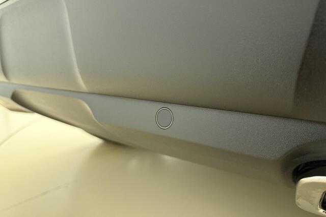 Peugeot 3008 1.2T 130pk GT | Achteruitrijcamera | Parkeersensoren V+A | Cruise & Climate control | Navi | Apple Carplay / Android Auto