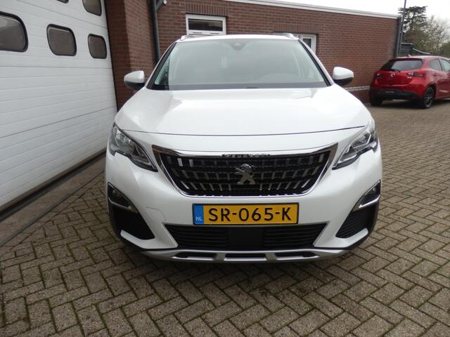 Peugeot 3008 1.2 PURETECH ALLURE trekhaak/19inch alu/airco